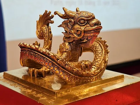 Lựa chọn hiện vật để lập hồ sơ đề nghị công nhận bảo vật quốc gia năm 2025