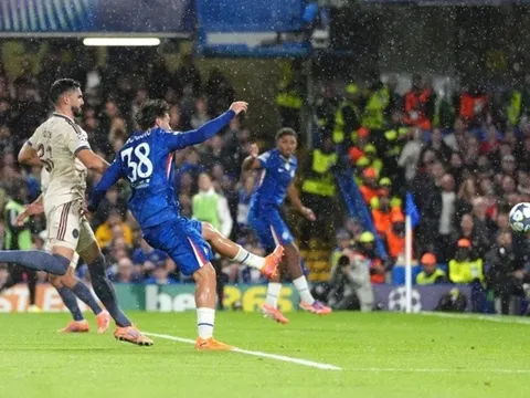 Sao trẻ Chelsea lập kỷ lục, Napoli hỗn loạn sau trận thua