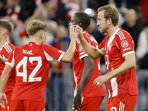 Harry Kane và Lennart Karl của Bayern Munich lập kỷ lục ở Champions League