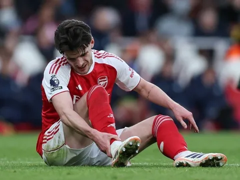 Arsenal trả giá đắt cho trận thắng Crystal Palace