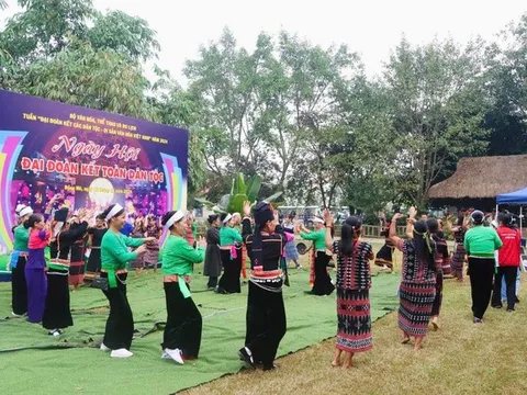 Bảo tồn, phát huy, lan tỏa truyền thống đại đoàn kết toàn dân tộc; tôn vinh di sản văn hóa phong phú các dân tộc Việt Nam