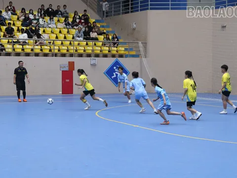 Gần 100 vận động viên tranh tài Giải Bóng đá nữ tỉnh Lào Cai năm 2025