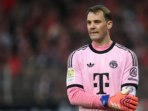 Manuel Neuer mắc sai lầm, Bayern Munich đứt chuỗi 16 trận thắng