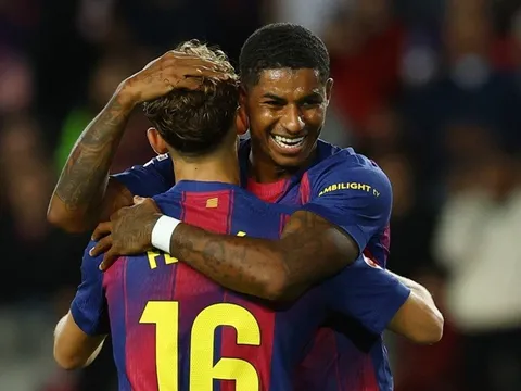 Huấn luyện viên Hansi Flick ra điều kiện để mua đứt Marcus Rashford