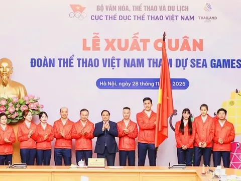 Phụ công Lê Thanh Thúy và võ sĩ Lê Minh Thuận sẽ cầm cờ cho Đoàn Thể thao Việt Nam tại SEA Games 33