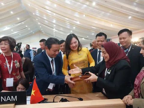 Nghề làm tranh dân gian Đông Hồ trở thành di sản thứ 17 của Việt Nam được UNESCO ghi danh