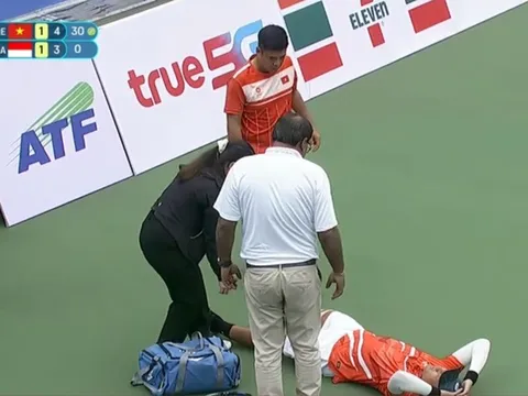 Tay vợt Văn Phương chấn thương ở trận đấu mở màn SEA Games 33