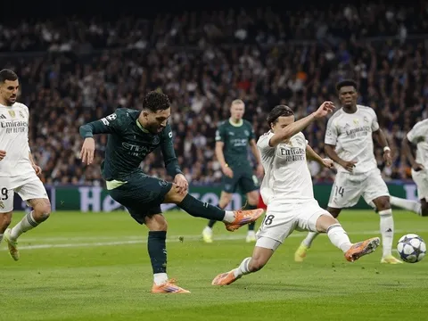 Real Madrid thua ngược Man City ngay tại Bernabeu
