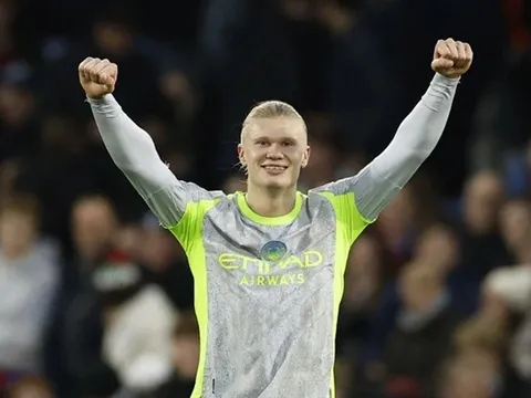 Erling Haaland vượt kỷ lục ghi bàn của Ronaldo tại Premier League