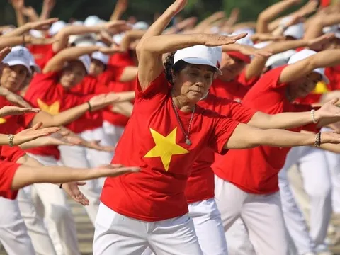 Tổ chức các hoạt động thể dục, văn hóa, văn nghệ nhằm nâng cao sức khỏe thể chất, tinh thần cho người cao tuổi