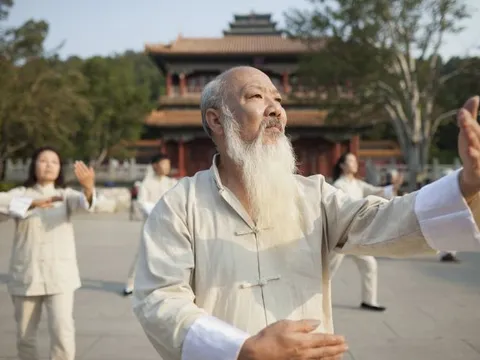 Bác Vũ Luận - ở Hưng Yên hỏi: Xin cho biết, tập thái cực quyền mang lại lợi ích gì?