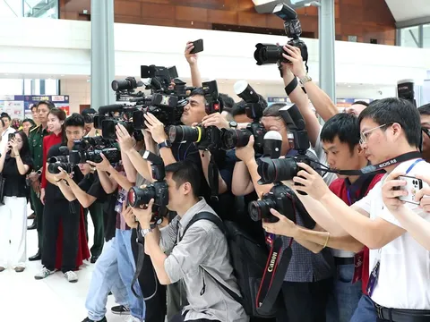 Tháo gỡ các điểm nghẽn chính sách, tạo điều kiện để báo chí phát triển lành mạnh