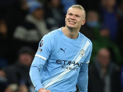 Tiền đạo Erling Haaland đi vào lịch sử trong trận hòa của Man City