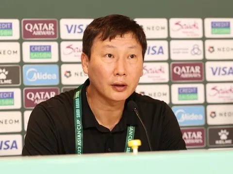 Huấn luyện viên Kim Sang-sik: “Đấu với U23 Kyrgyzstan thật sự khó khăn”