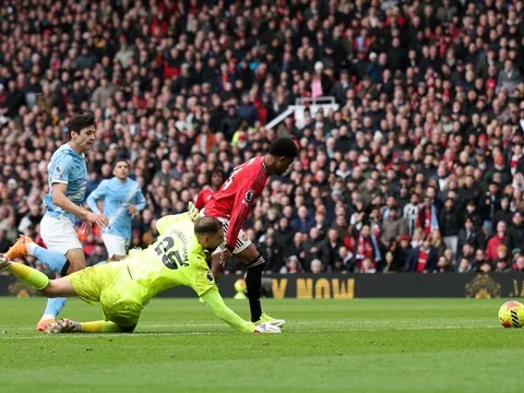 Man United đánh bại Man City ở derby thành Manchester