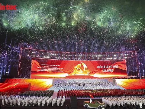 Hà Nội: Tổng duyệt Chương trình nghệ thuật đặc biệt "Dưới lá cờ vẻ vang của Đảng"