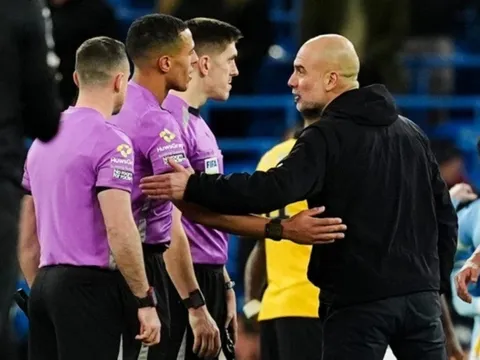 Ông Pep Guardiola lại công kích trọng tài