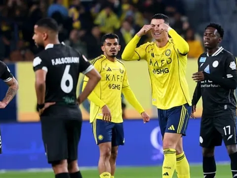 Ronaldo tiếp tục từ chối ra sân thi đấu cho Al Nassr
