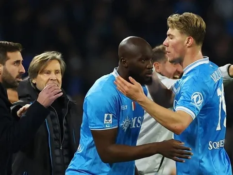 Napoli bị Como loại khỏi Coppa Italy sau loạt sút luân lưu