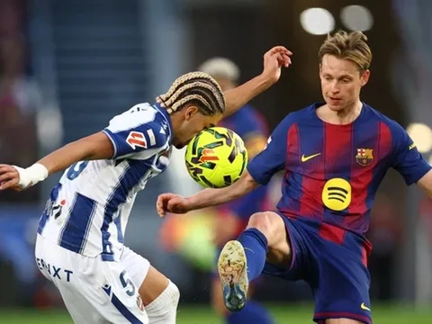 Barcelona chiếm ngôi đầu La Liga từ tay Real Madrid