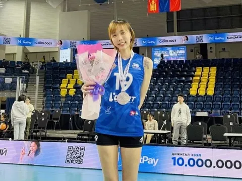 Phụ công Lý Thị Luyến thi đấu tại Thái Lan