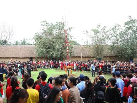 Tháng Ba “Mùa xuân và tuổi trẻ” tại Làng Văn hóa - Du lịch các dân tộc Việt Nam