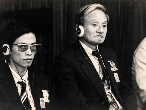 Hồi ký “Từ dòng sông quê mẹ”: Vận động viên bơi lội mang khát vọng độc lập