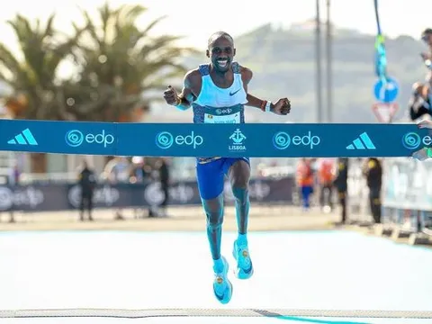 Jacob Kiplimo phá sâu kỷ lục thế giới nội dung bán marathon