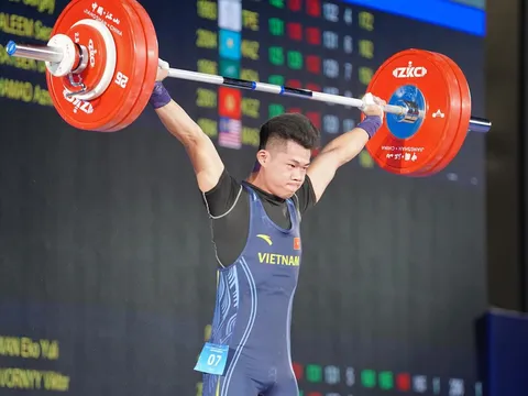 Đội tuyển cử tạ Việt Nam có chuyên gia Trung Quốc