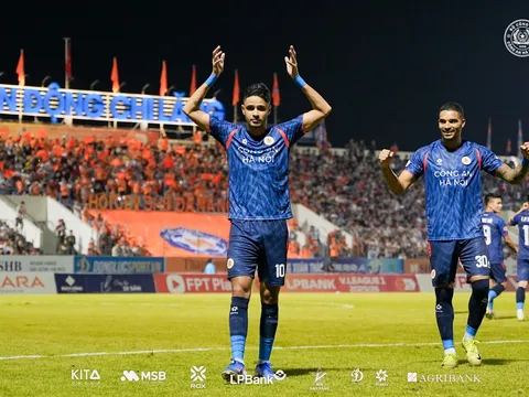 Đá bù vòng 13 V.League 2025-2026: Công an Hà Nội củng cố vững chắc ngôi đầu