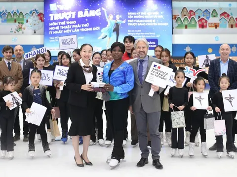 Huyền thoạt trượt băng thế giới truyền cảm hứng cho vận động viên Việt Nam