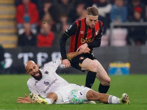 Man United sáng cửa chiêu mộ Davies, nhận tin xấu từ Mbeumo và Sesko