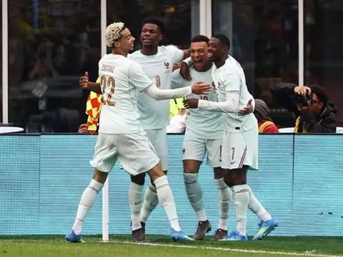 Pháp đánh bại Brazil trong thế trận 10 người