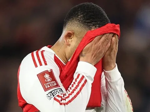 Arsenal tan mộng ăn ba sau trận thua sốc