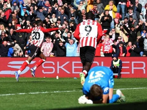 Tottenham chìm sâu ở nhóm xuống hạng