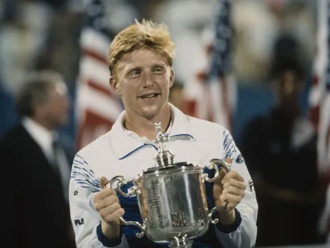 Chiếc cúp vô địch US Open 1989 của Boris Becker lập kỷ lục với giá bán 357.546 USD