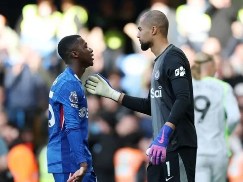 Nội bộ Chelsea bất đồng về mức lương của Ban lãnh đạo