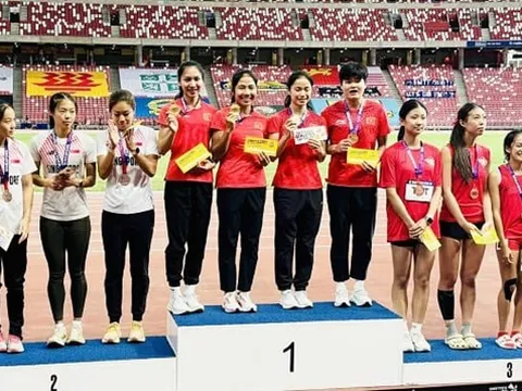 Điền kinh Việt Nam giành huy chương vàng nội dung 4x100m nữ tại Giải Singapore mở rộng 2026