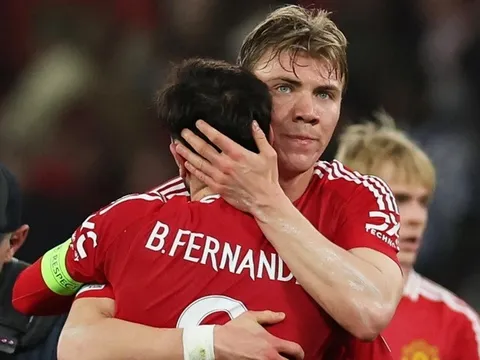 Man United xác định chia tay 5 cầu thủ, tăng lương cho Mainoo