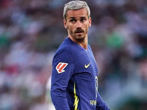 Atletico Madrid thua ngược Elche ở vòng 33 La Liga