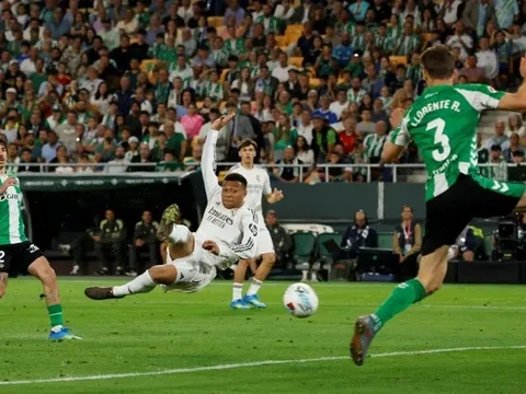 Real Madrid hụt hơi trong cuộc đua vô địch La Liga