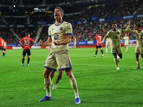 Lewandowski và Ferran Torres lập công, Barcelona tiến rất gần chức vô địch