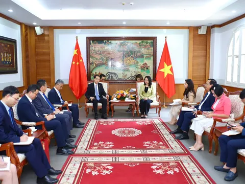 Bộ trưởng Lâm Thị Phương Thanh tiếp Đại sứ Trung Quốc Hà Vĩ