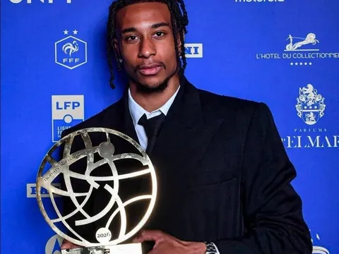 Bị Michael Olise vượt mặt, Kylian Mbappe chịu áp lực lớn từ cổ động viên Real Madrid