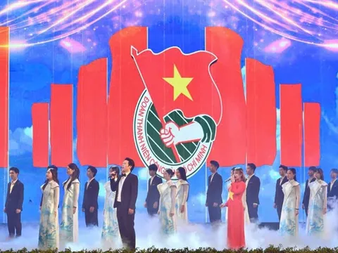 300 cán bộ đoàn, đoàn viên, thanh niên tiêu biểu tham dự chuỗi hoạt động nghệ thuật, triển lãm nhân Kỷ niệm 136 năm Ngày sinh Chủ tịch Hồ Chí Minh