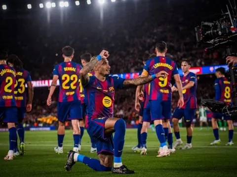 Barcelona tái lập kỳ tích toàn thắng trên sân nhà, Sevilla trụ hạng tại La Liga