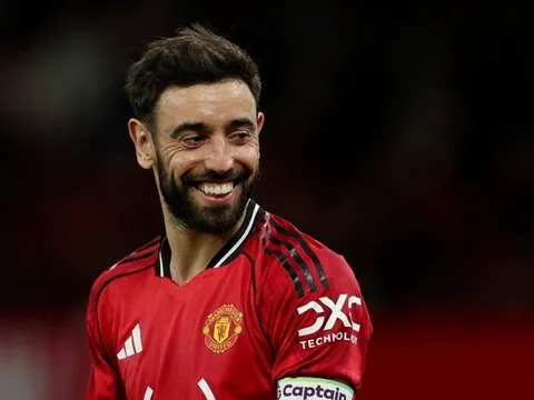 Bruno Fernandes chạm kỷ lục trong chiến thắng của Man United