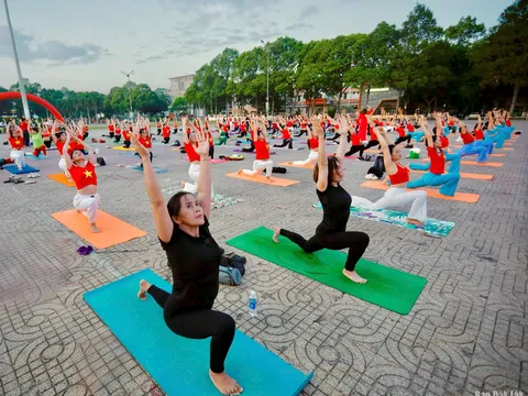 Đắk Lắk tổ chức Ngày Quốc tế Yoga tại Quảng trường Nghinh Phong
