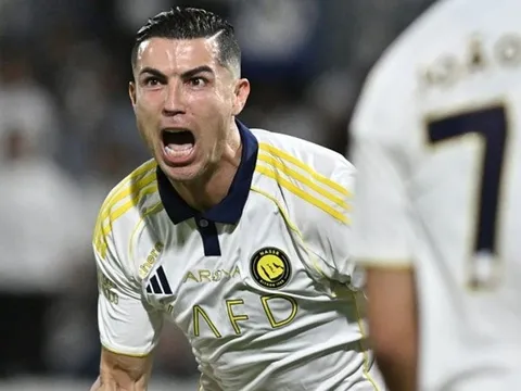 Cristiano Ronaldo tỏa sáng trong ngày Al Nassr vô địch Saudi Pro League