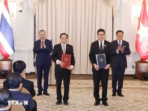 Tổng Bí thư, Chủ tịch nước Tô Lâm và Thủ tướng Thái Lan chứng kiến Lễ trao văn kiện hợp tác và công bố Logo kỷ niệm 50 năm thiết lập quan hệ ngoại giao Việt Nam - Thái Lan